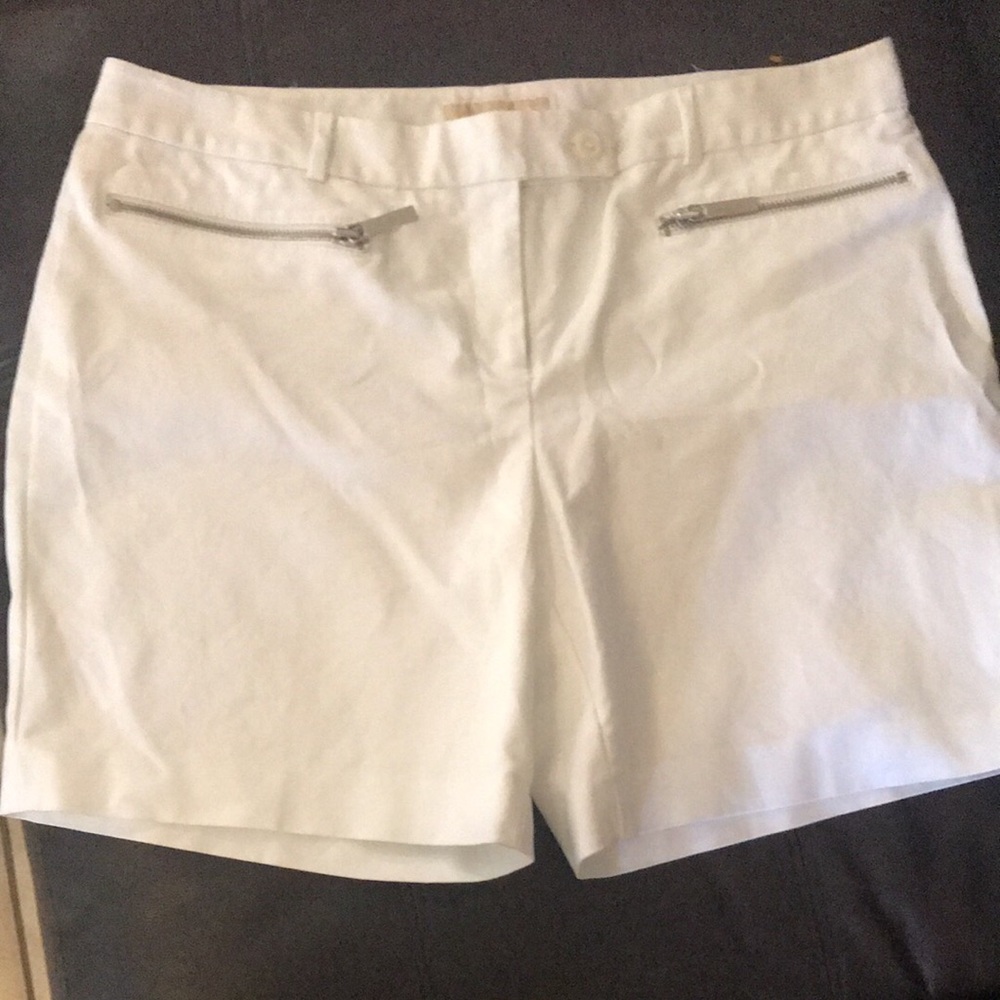 Michael Kira white short size 10